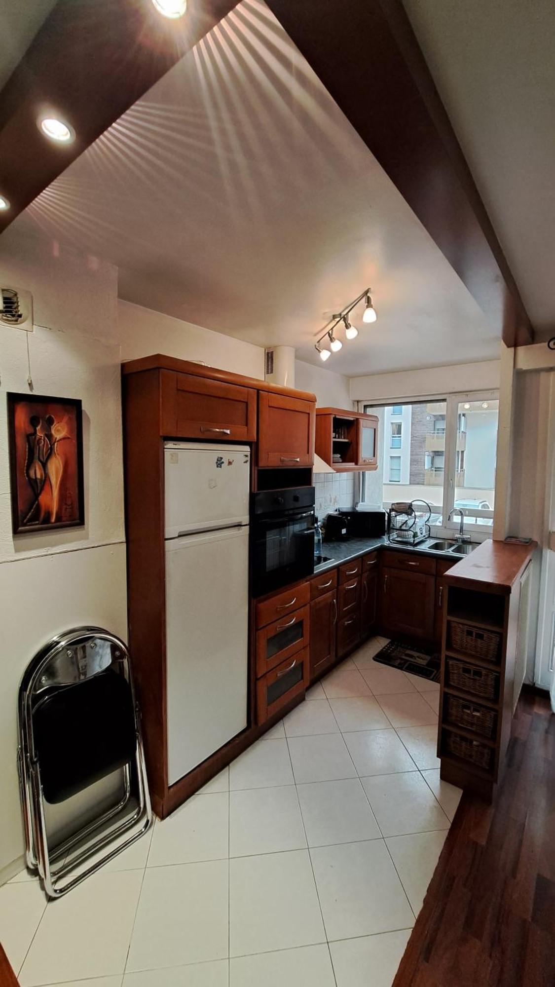 Studio Cosy 33 M² Limite Lyon. Parking Privatif. Bron Exterior photo